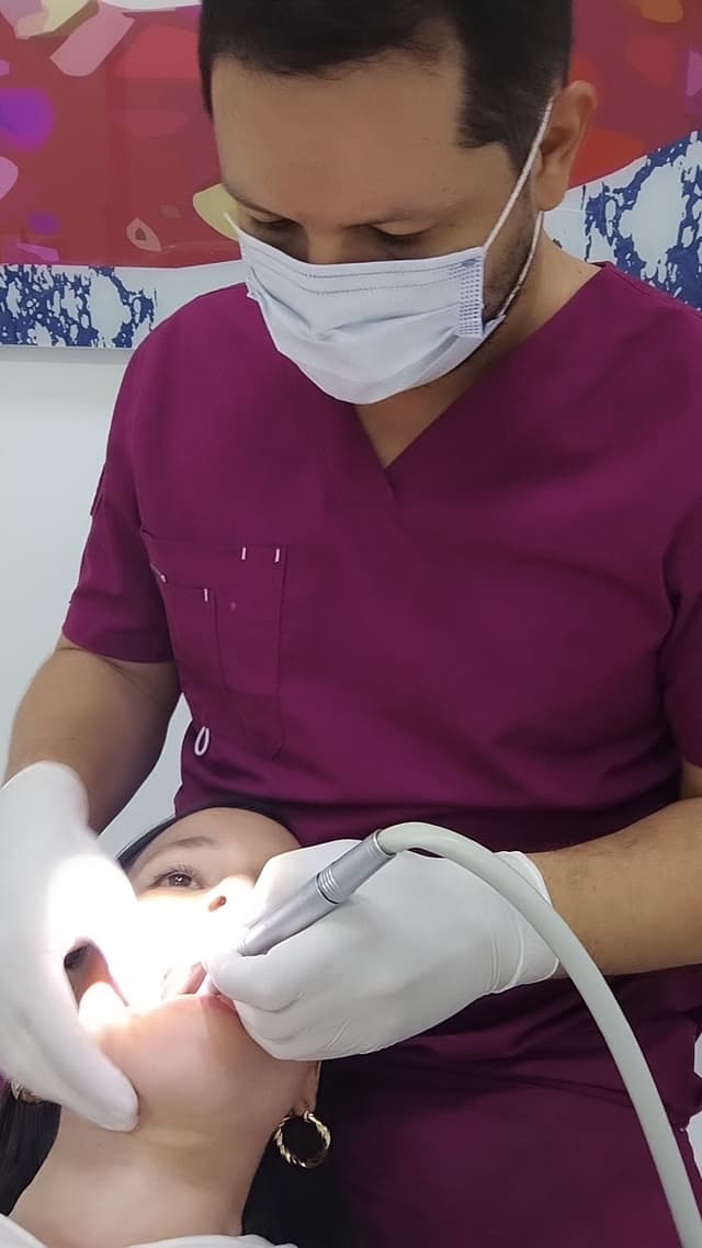 Christian Urrego Odontología