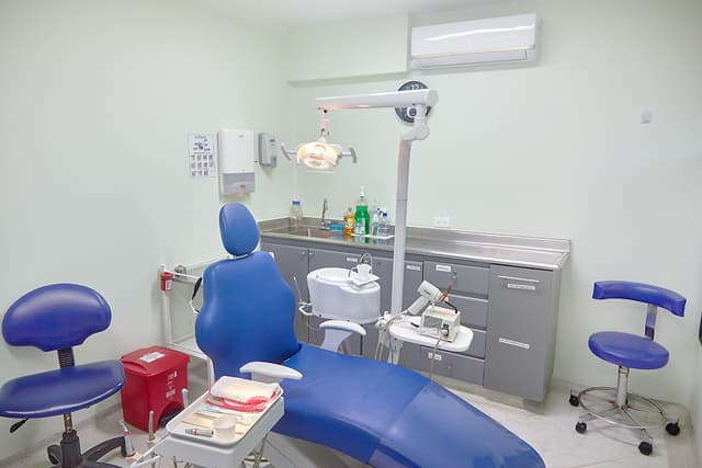 Clínica Colombiana de Implantes Dentales