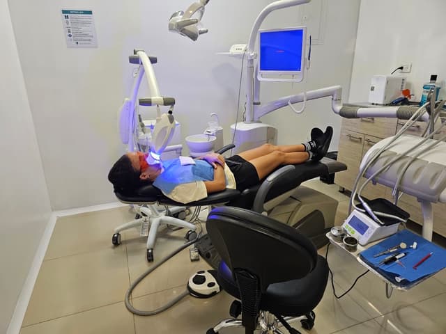 Clinica Dental Smile Makeover Cartagena l Odontólogos Cartagena l Fluent English