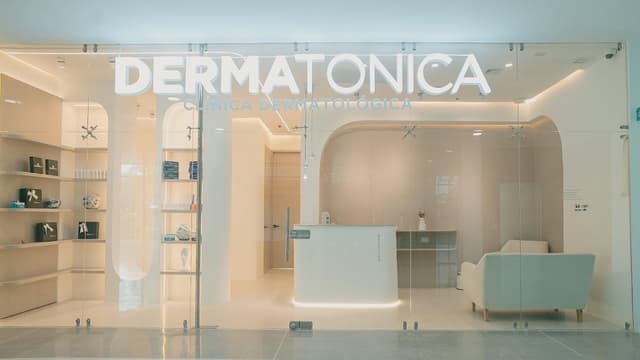 DERMATONICA. Dra Adriana Santos Dermatologia Clínica Dermatológica