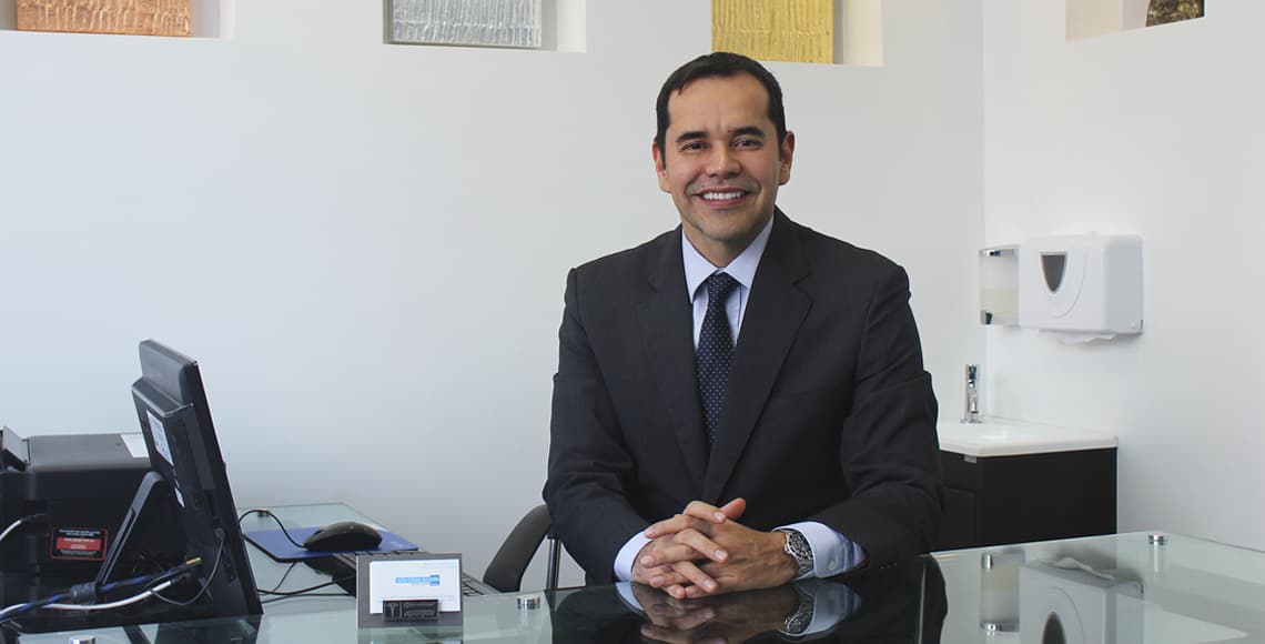 Dr. Julio César Acosta