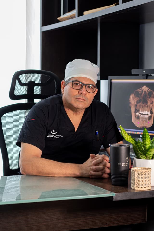 Dr Carlos Lapeira Dental Studio