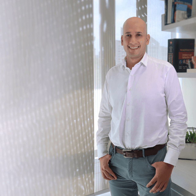 Dr. Carlos Velásquez photo 2