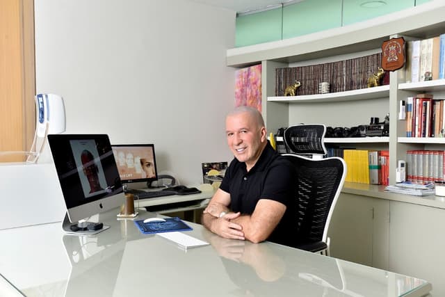 Dr. Dario Cabello