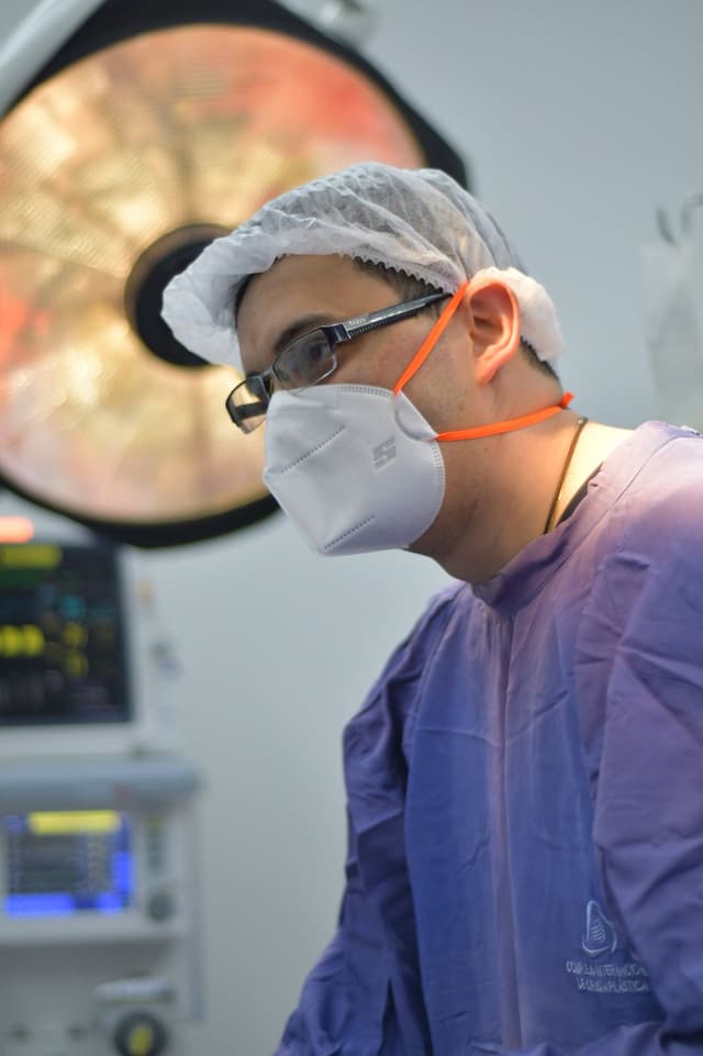 Dr. Johnatan L de Guevara photo 3