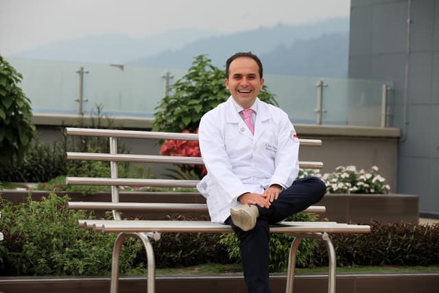 Dr. Jorge Marín Niño photo 2