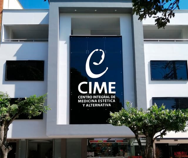 Dr. Juan Guillermo Cadena photo 2