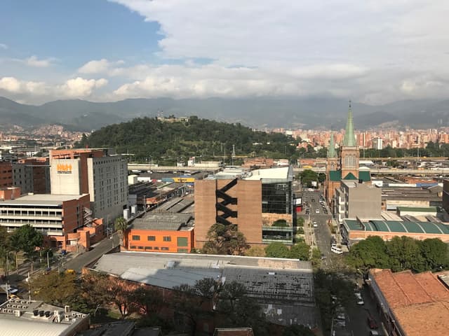 Dr. Mauricio González photo 3