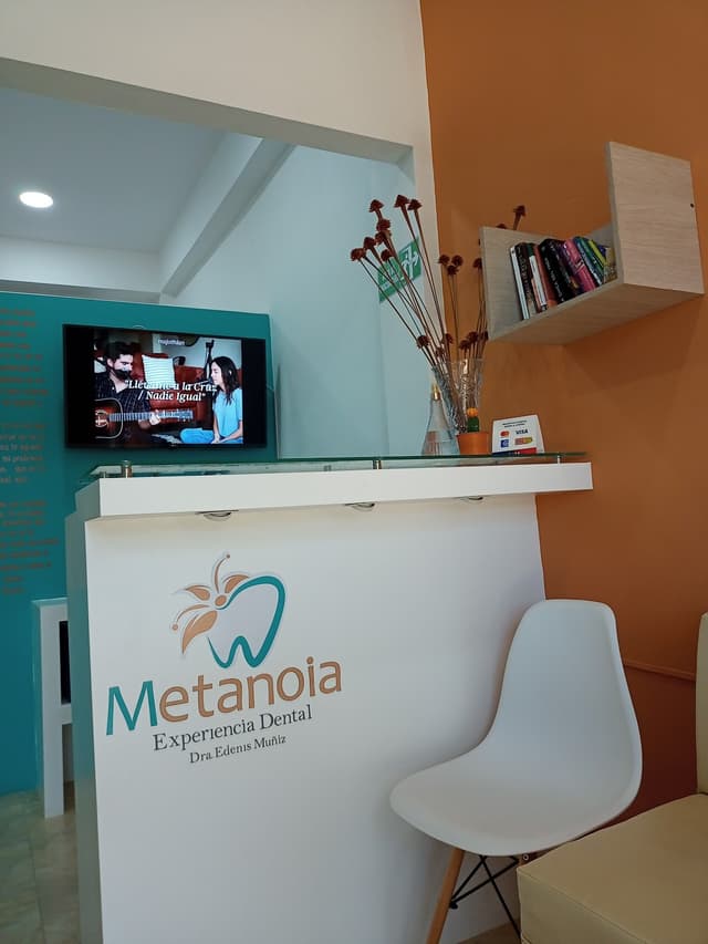 Metanoia Dental, Dra. Edenis Muñiz photo 3