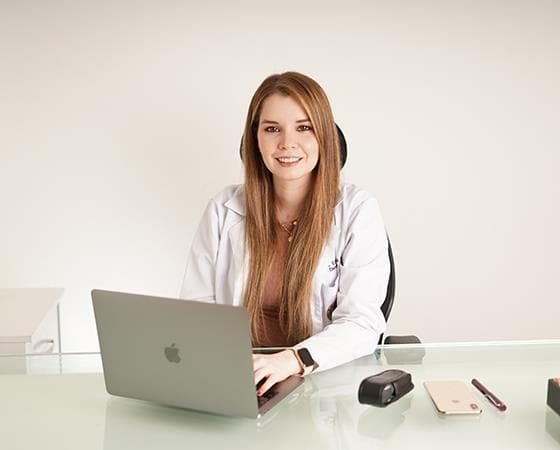 Dra Erika Ariza Dermatóloga