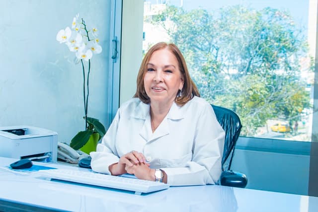 Dra. Leonor Molina photo 2