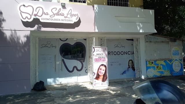 Dra. Silvia Lopez Odontologos photo 3