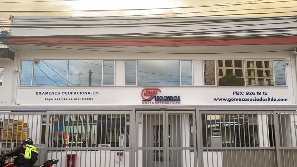 Gómez y Asociados