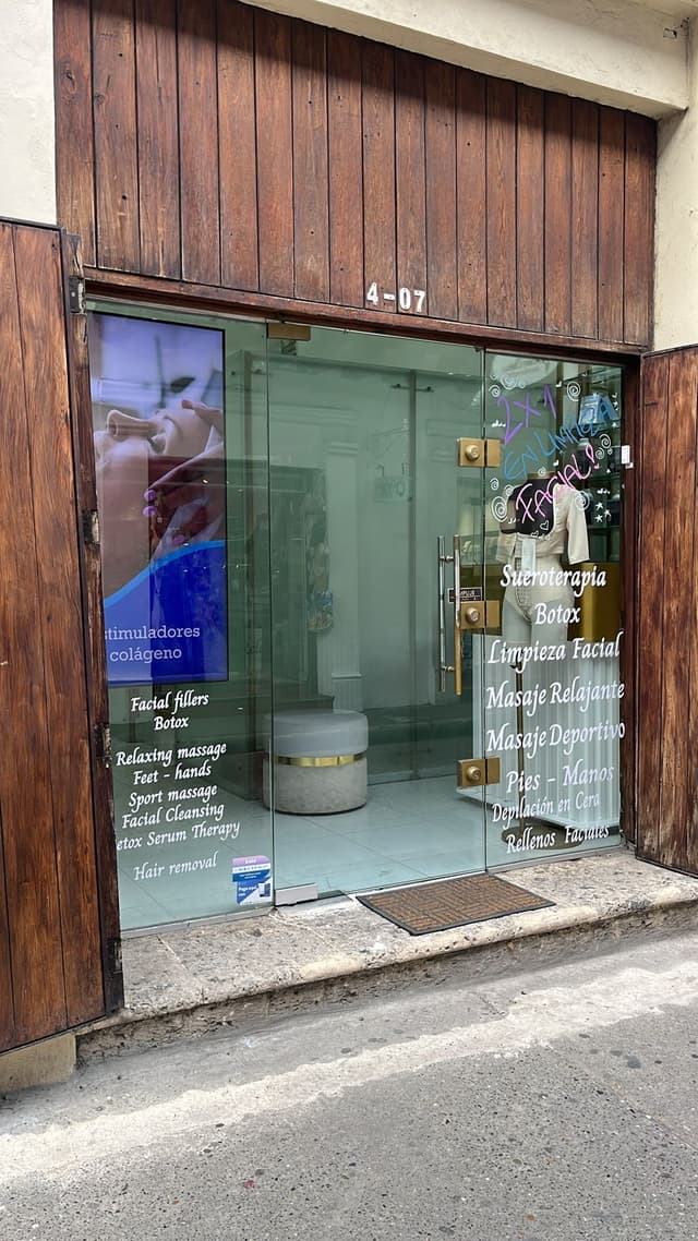 Health & Beauty Clinic photo 2