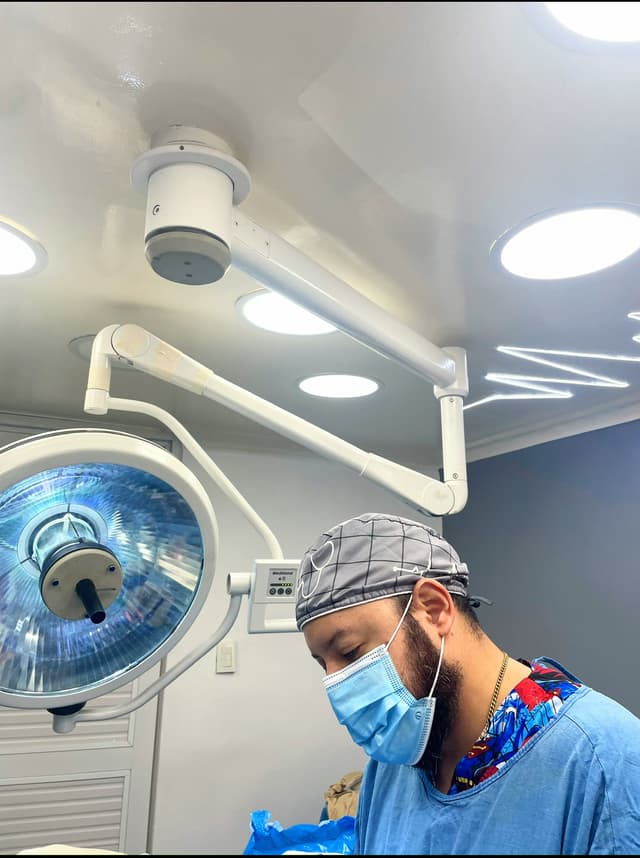 INTERNATIONAL CLINIC LIGHT