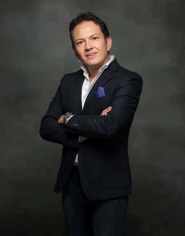 Juan Carlos Monroy - Ciruplastia