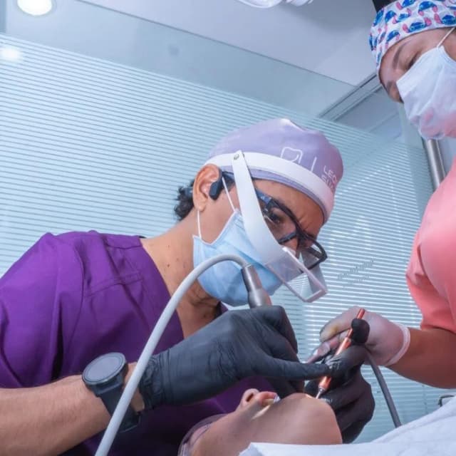 Dr. Leonard Suárez photo 2
