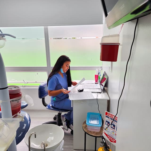 Smile Dental Spa Center photo 3